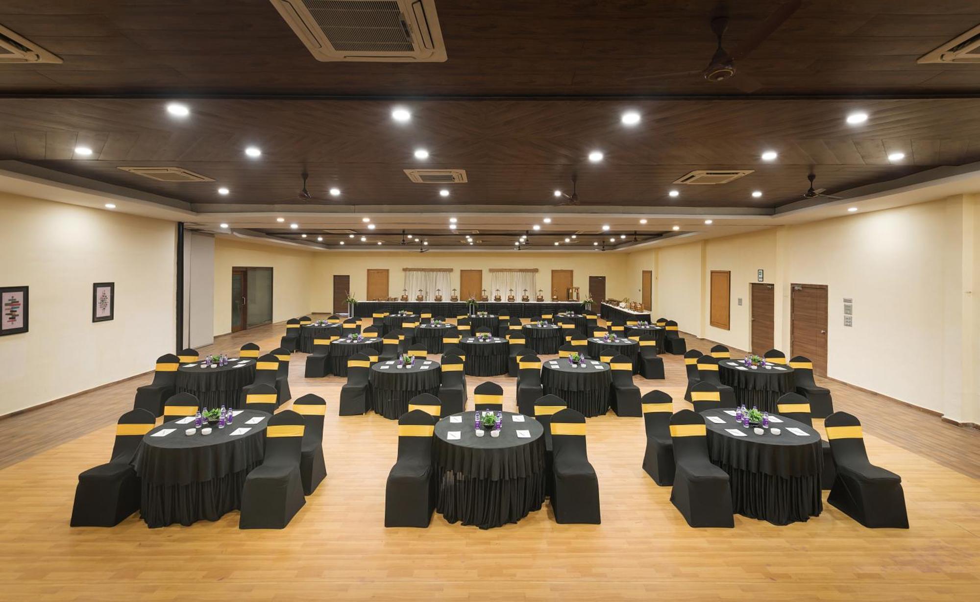 Manas Lifestyle Resort, Игатпури Екстериор снимка